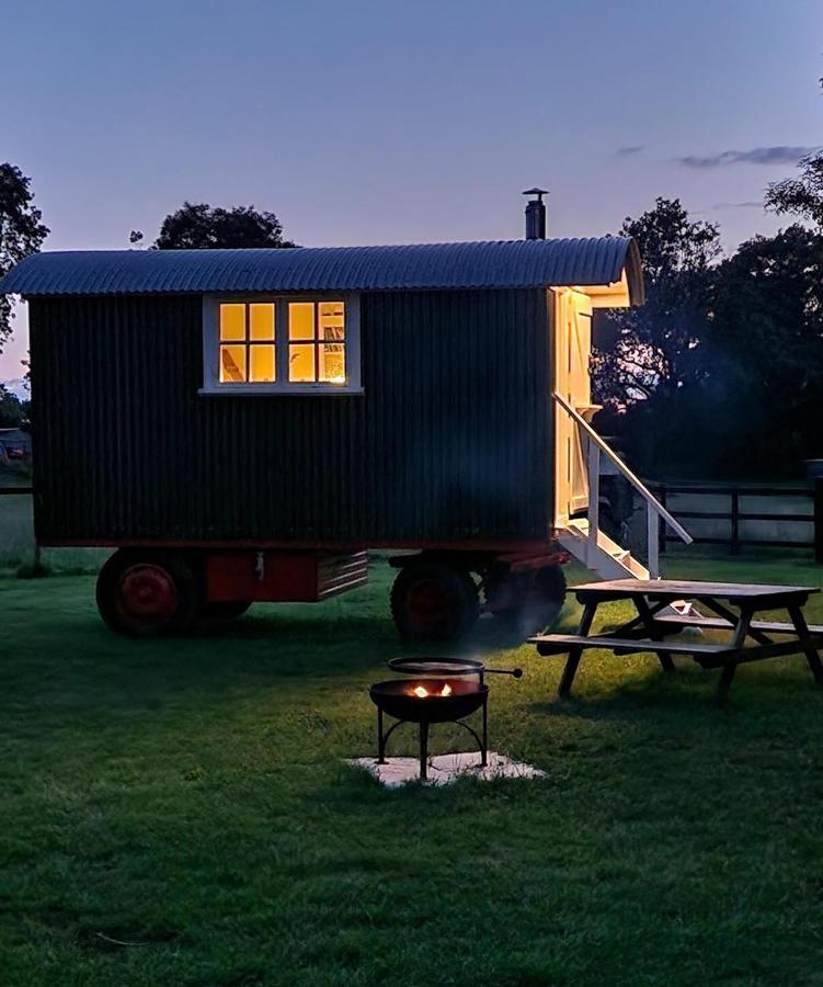 The Delkin Shepherds Huts คาสเซิลโคมบ์ ภายนอก รูปภาพ