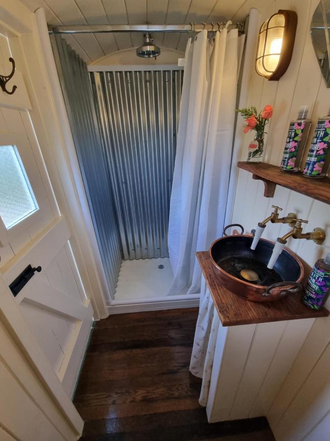 The Delkin Shepherds Huts คาสเซิลโคมบ์ ภายนอก รูปภาพ