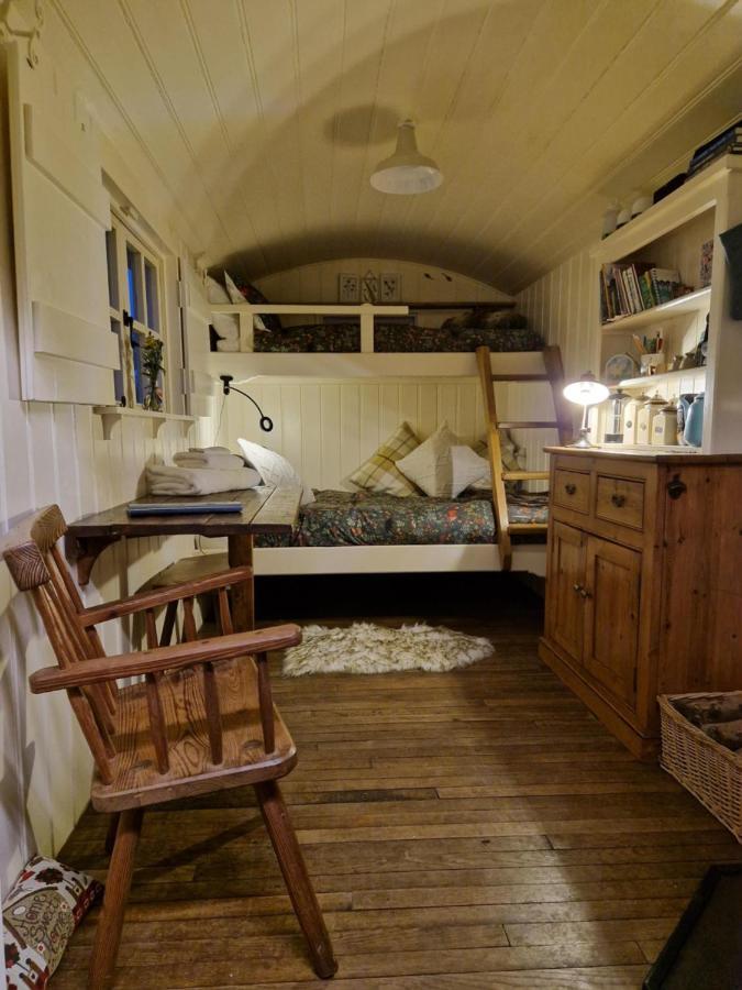 The Delkin Shepherds Huts คาสเซิลโคมบ์ ภายนอก รูปภาพ