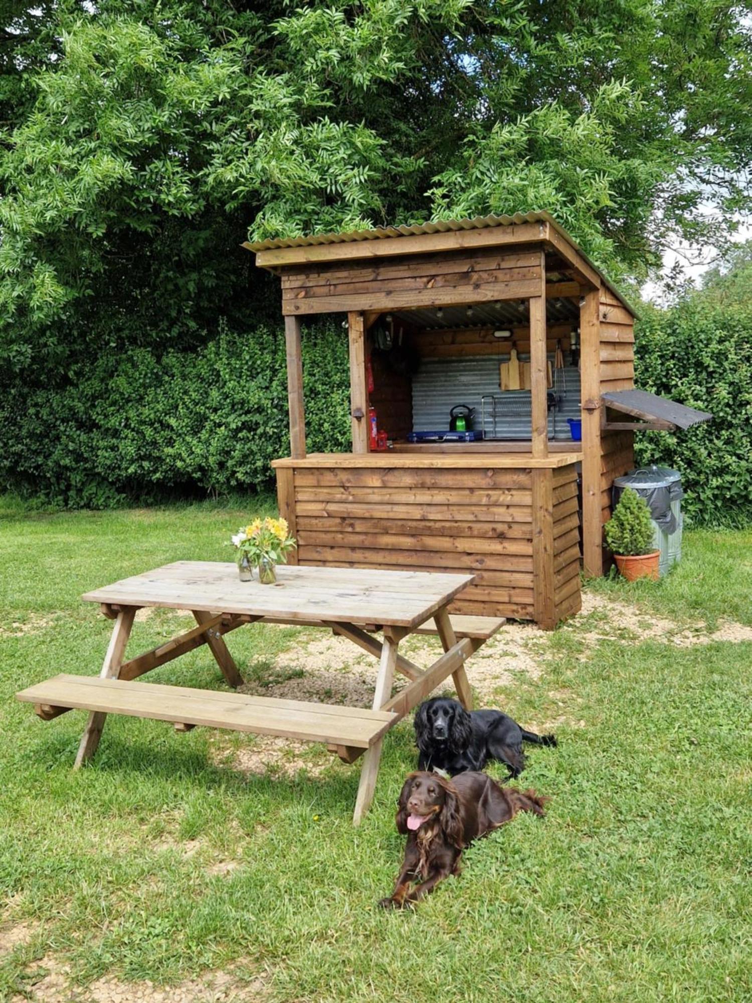 The Delkin Shepherds Huts คาสเซิลโคมบ์ ภายนอก รูปภาพ