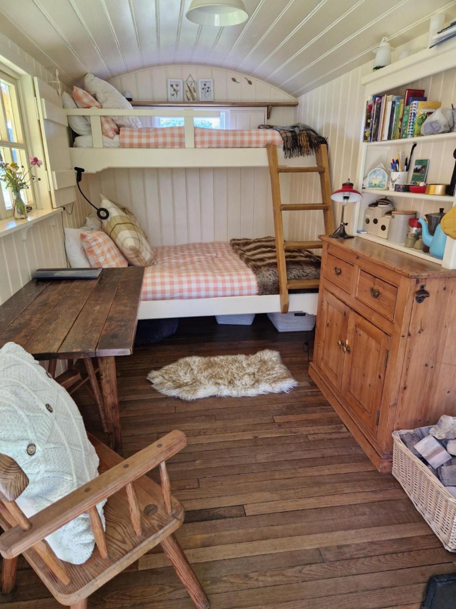 The Delkin Shepherds Huts คาสเซิลโคมบ์ ภายนอก รูปภาพ